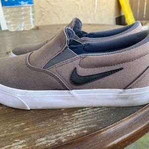 Nike SB charge slip ons